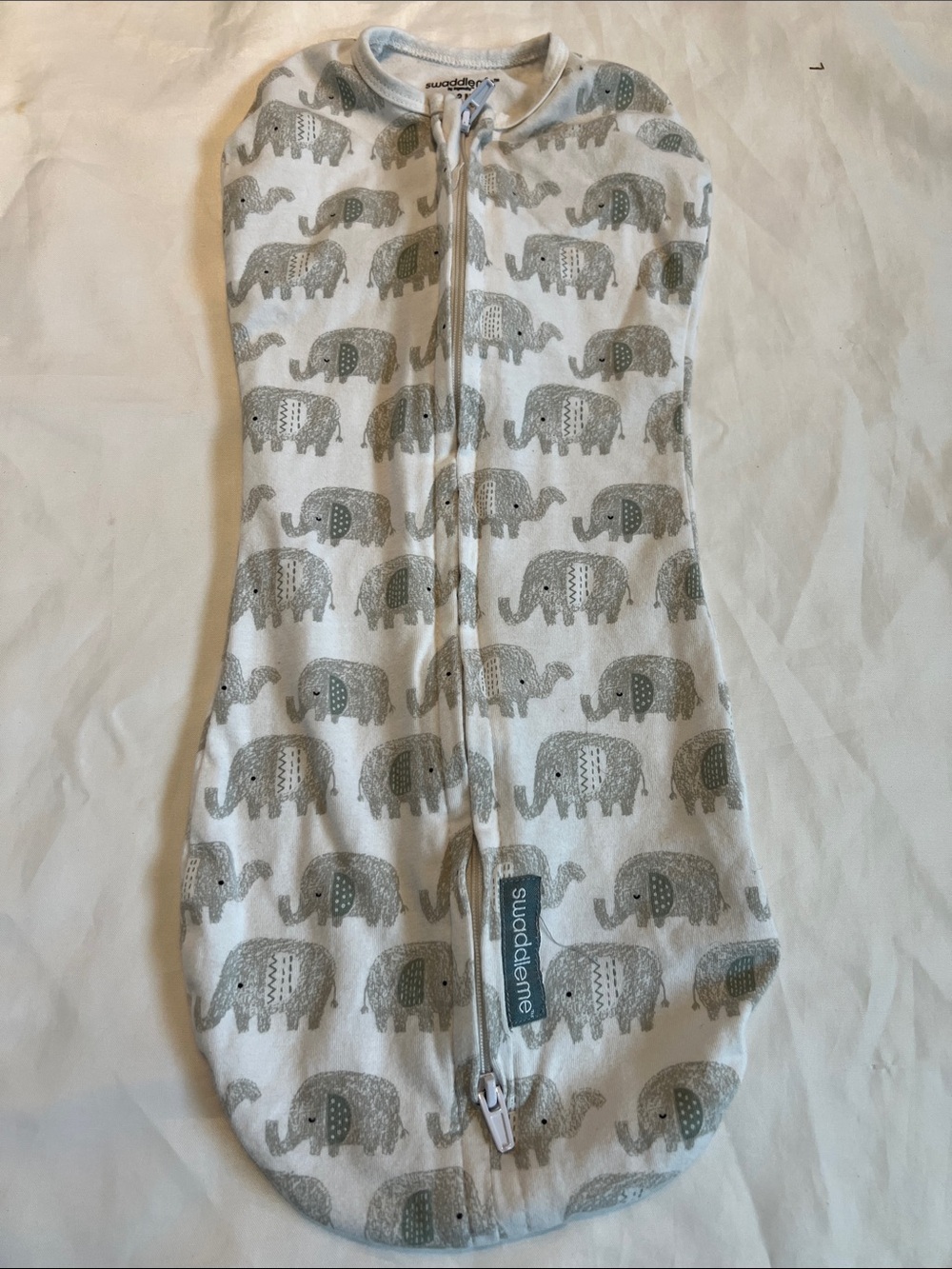 “Bundle 10/$13” SwaddleMe newborn White and Gray Elephant Zip Swaddle